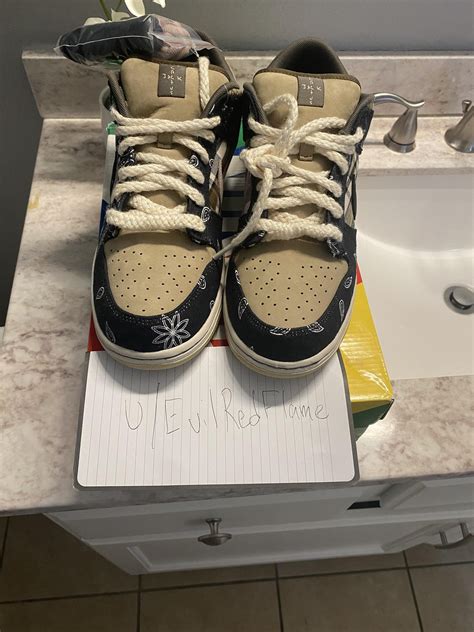 legit check travis scott dunk